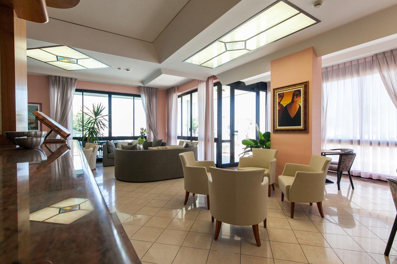 Hotel Universal Bellaria-Igea Marina Exterior photo